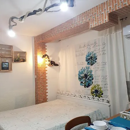 Mari En Bed & Breakfast *